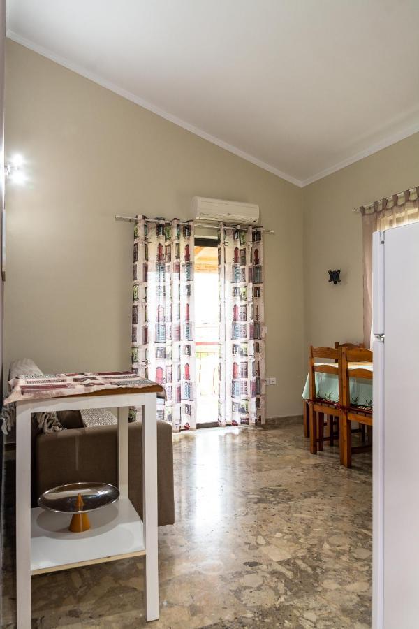 Ritsinia Apartments Aigio Exterior photo